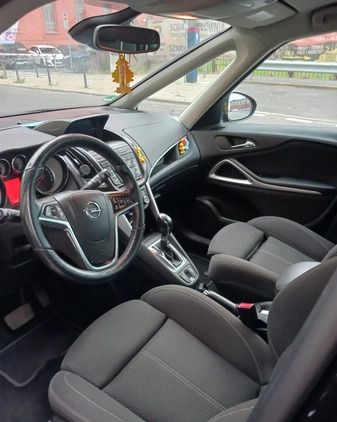 Opel Zafira cena 36000 przebieg: 245000, rok produkcji 2015 z Szczecin małe 379